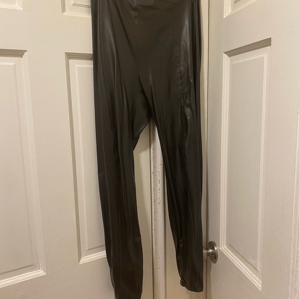 Faux leather pant( stretchy)